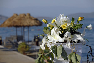 Beach-Wedding-Flowers-Arrangements